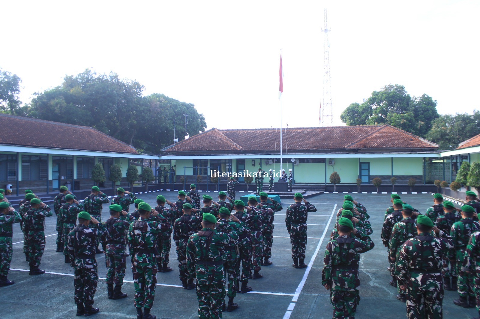 Upacara Pengibaran Bendera di Kodim 0617/Majalengka Berjalan Khidmat